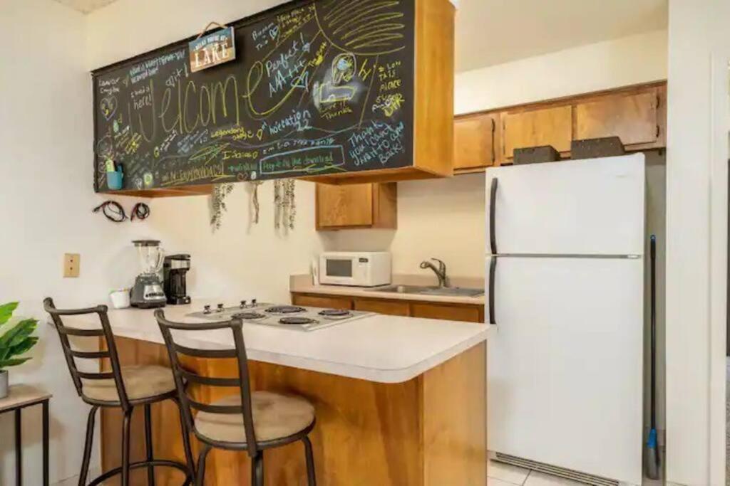 Pool King Lake Suite-Walk To Dt & Lake! Lake Havasu City Bagian luar foto